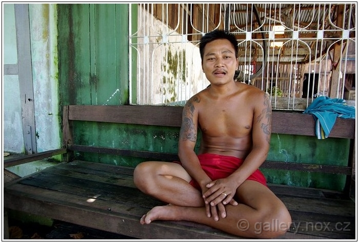 IMGP3844ss.jpg - Myanmar © Marian Golis (2010)
