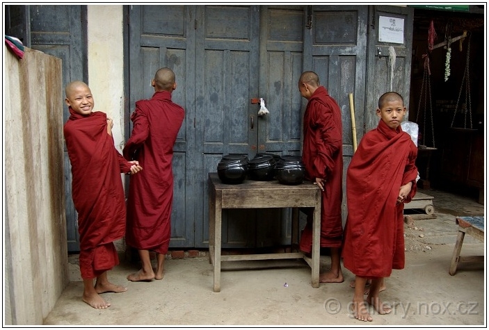 IMGP4498s.jpg - Myanmar © Marian Golis (2010)