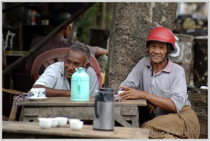 IMGP4558s.jpg - Myanmar © Marian Golis (2010)