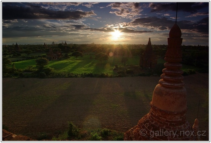IMGP4949s.jpg - Myanmar © Marian Golis (2010)