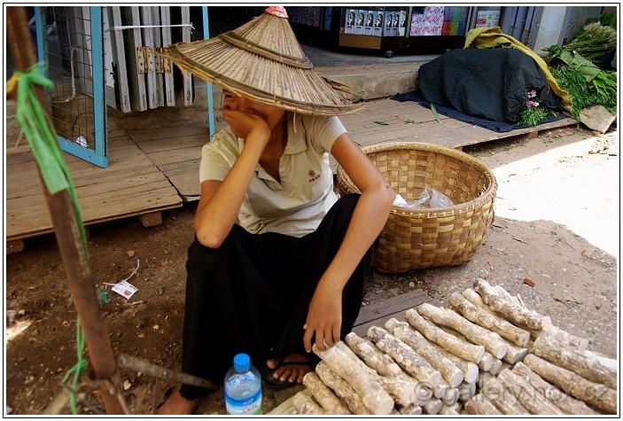 IMGP5026s.jpg - Myanmar © Marian Golis (2010)